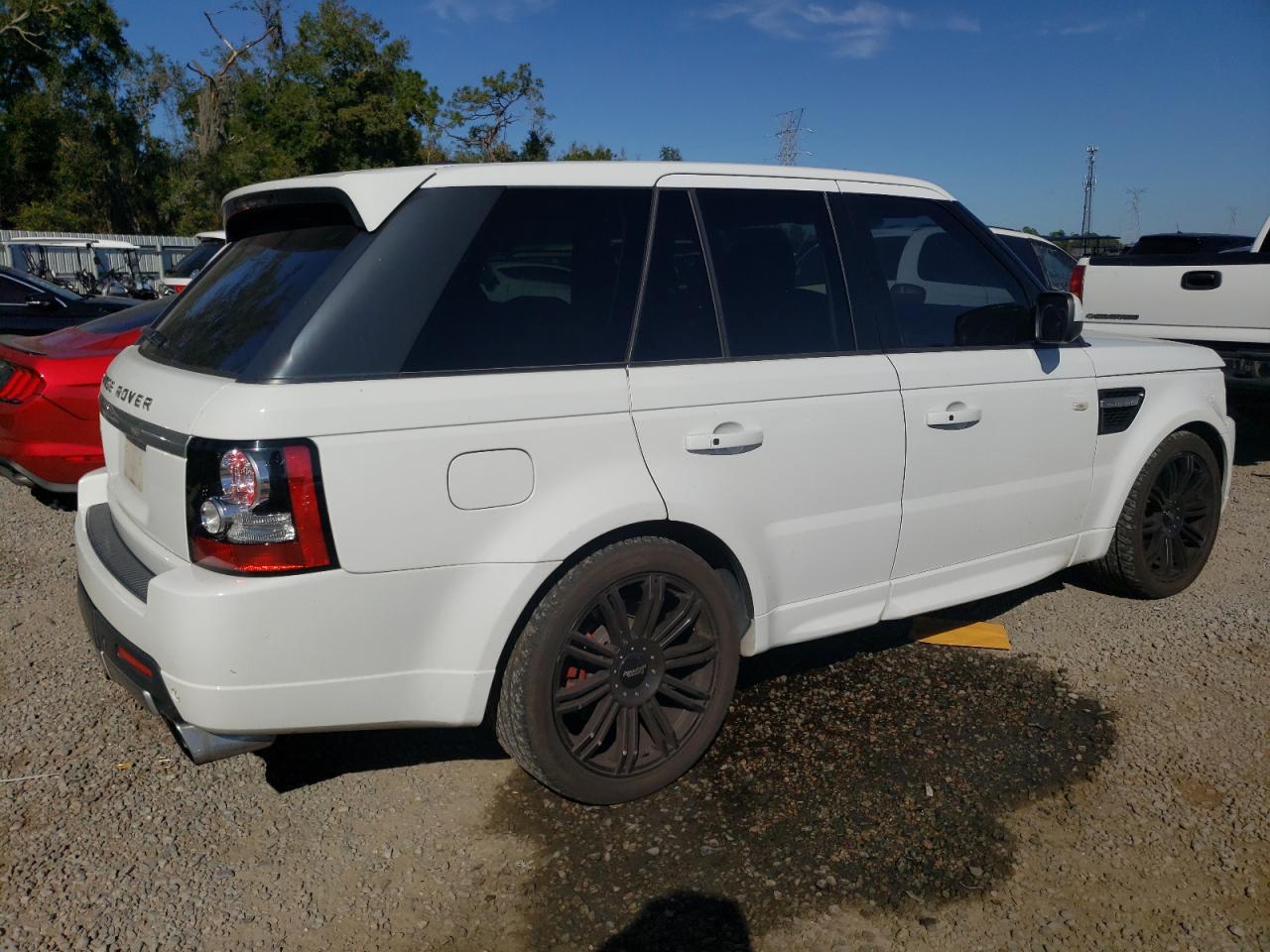 2013 Land Rover Range Rover - Image 3