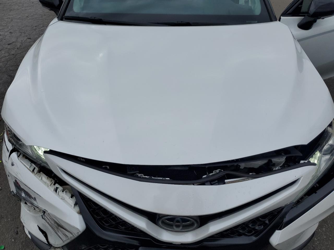 2019 Toyota Camry - Image 11