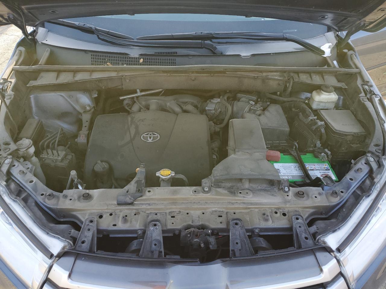 2017 Toyota Highlander - Image 12