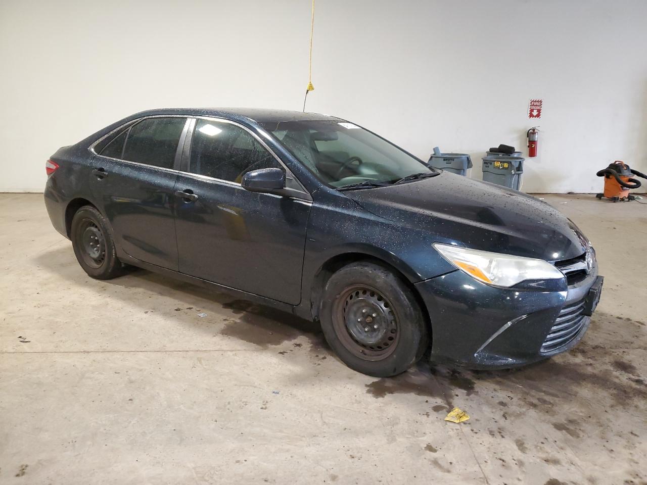 VIN 4T1BF1FK4GU245680 2016 TOYOTA CAMRY no.4