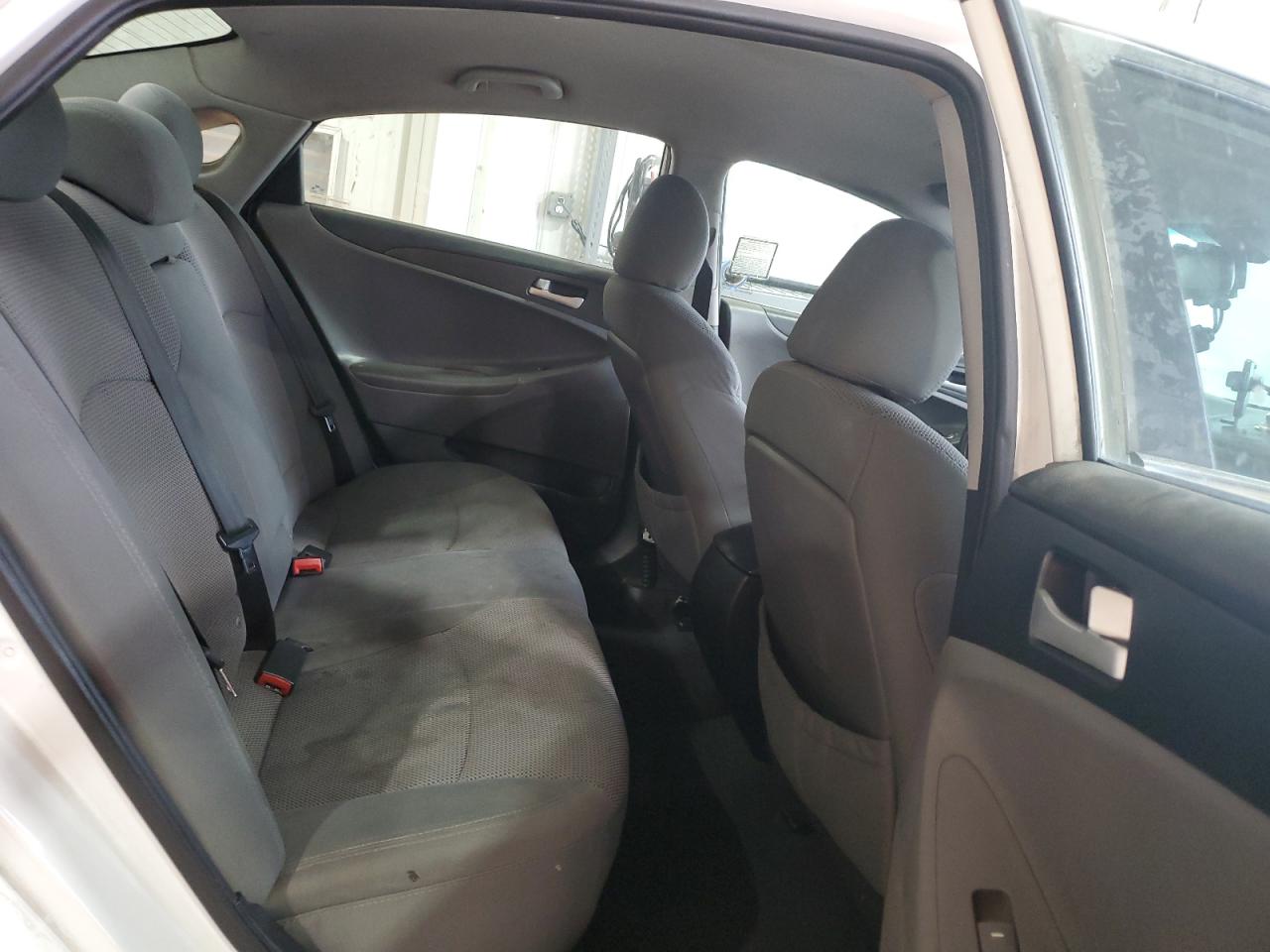 2014 Hyundai Sonata - Image 10