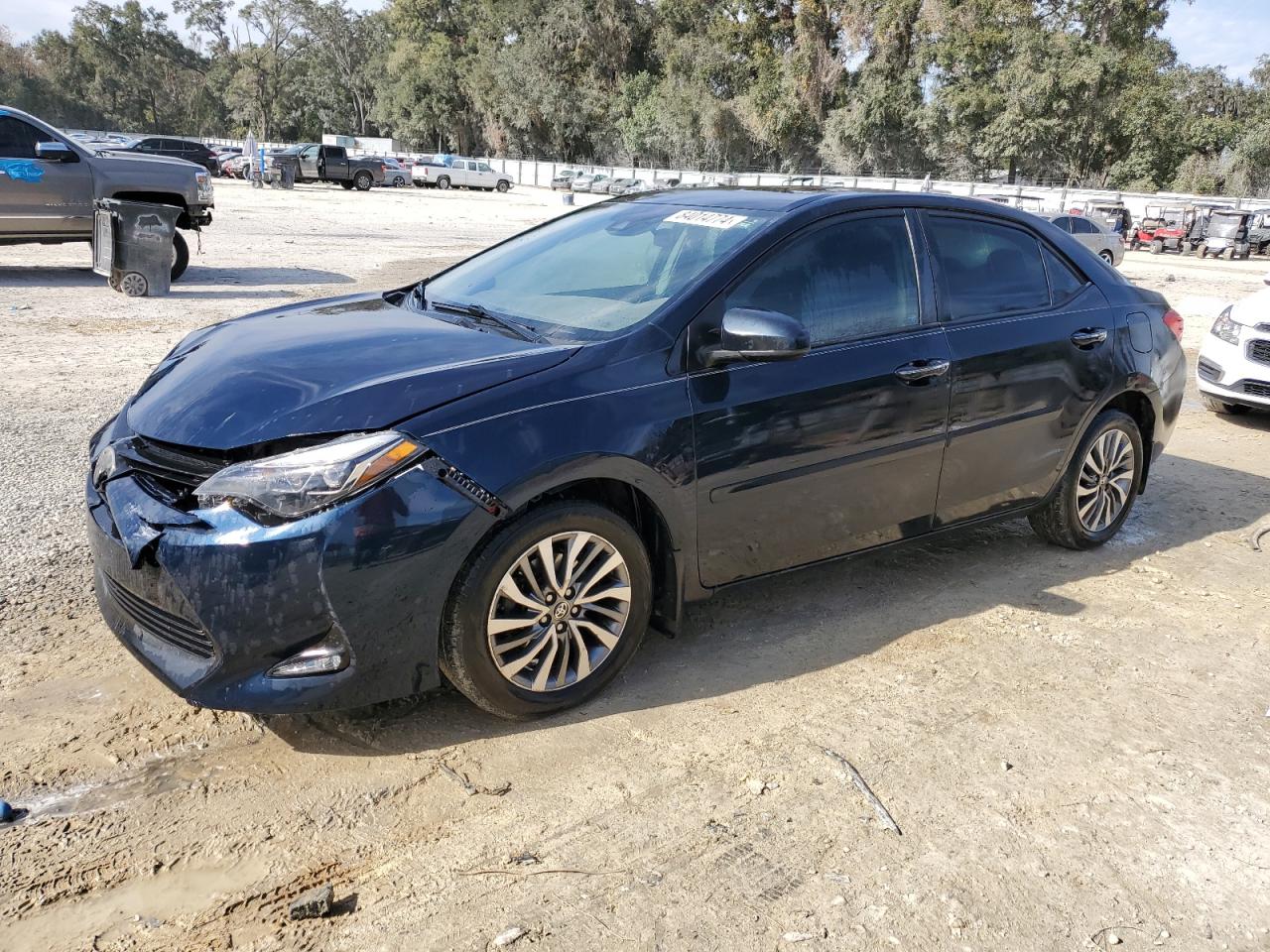 VIN 2T1BURHE0JC995761 2018 TOYOTA COROLLA no.1