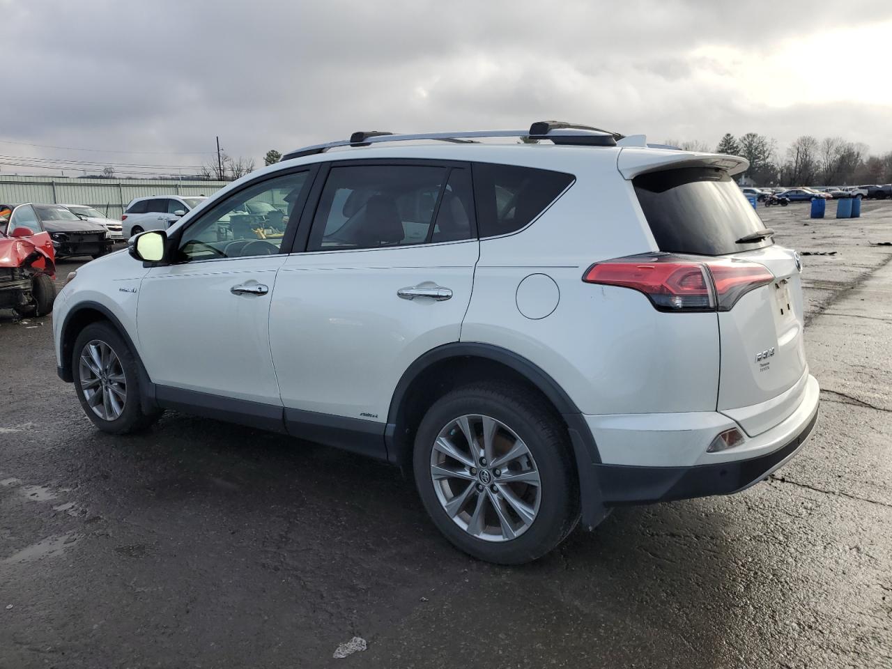 VIN JTMDJREV9HD145517 2017 TOYOTA RAV4 no.2