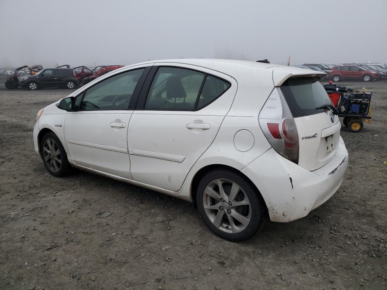 VIN JTDKDTB35D1032982 2013 TOYOTA PRIUS no.2