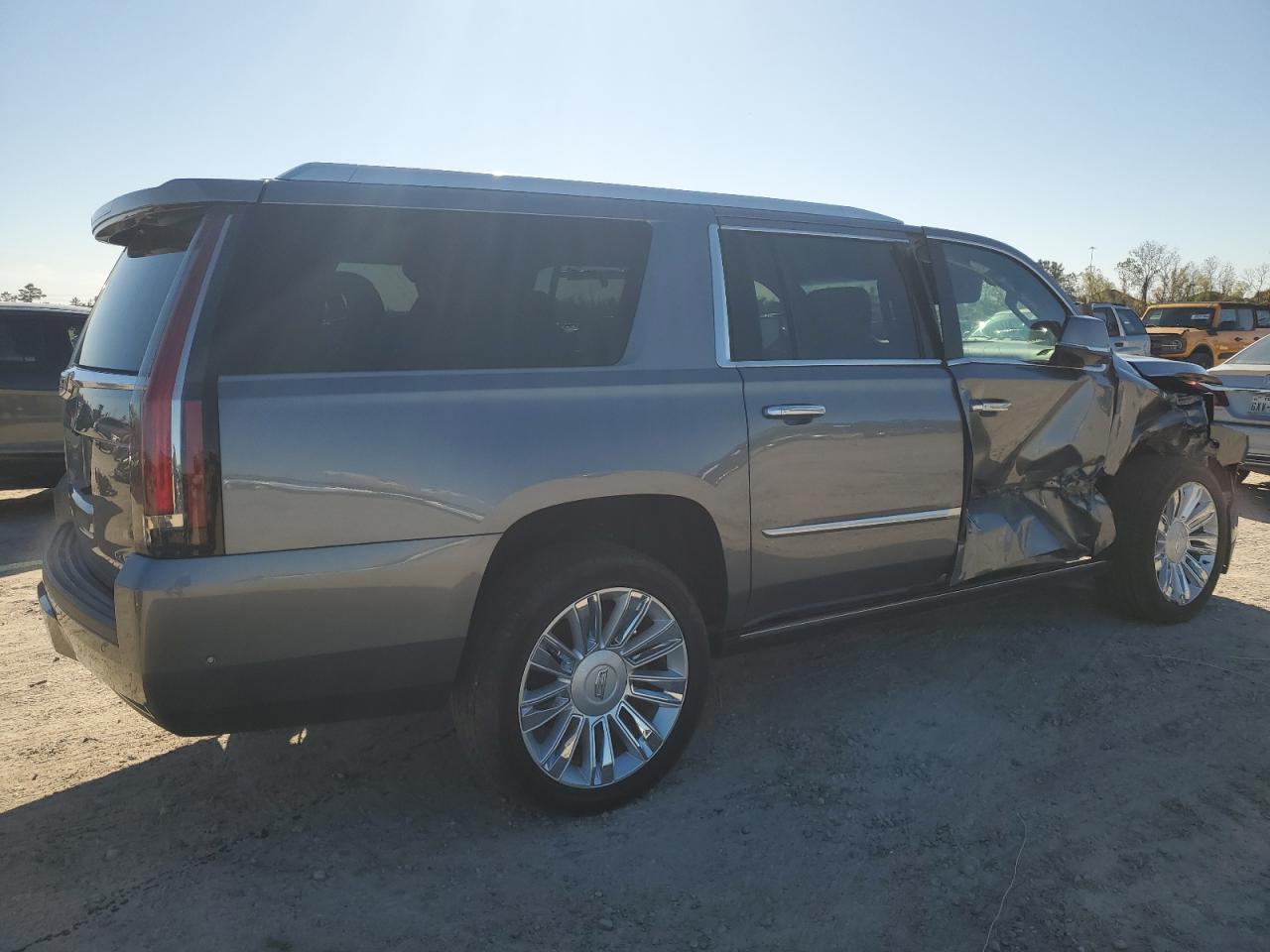 2019 Cadillac Escalade - Image 3