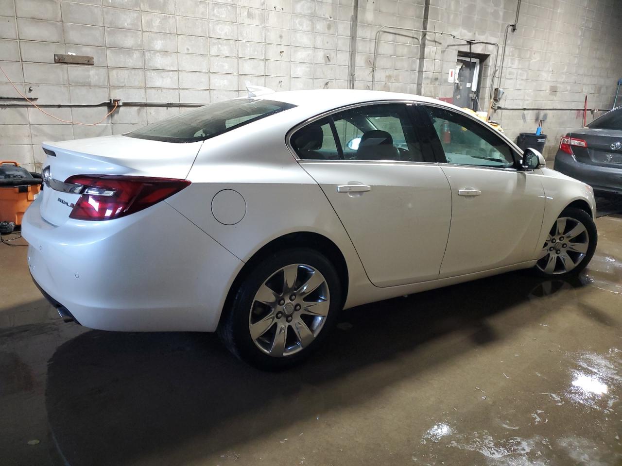 2015 Buick Regal - Image 3
