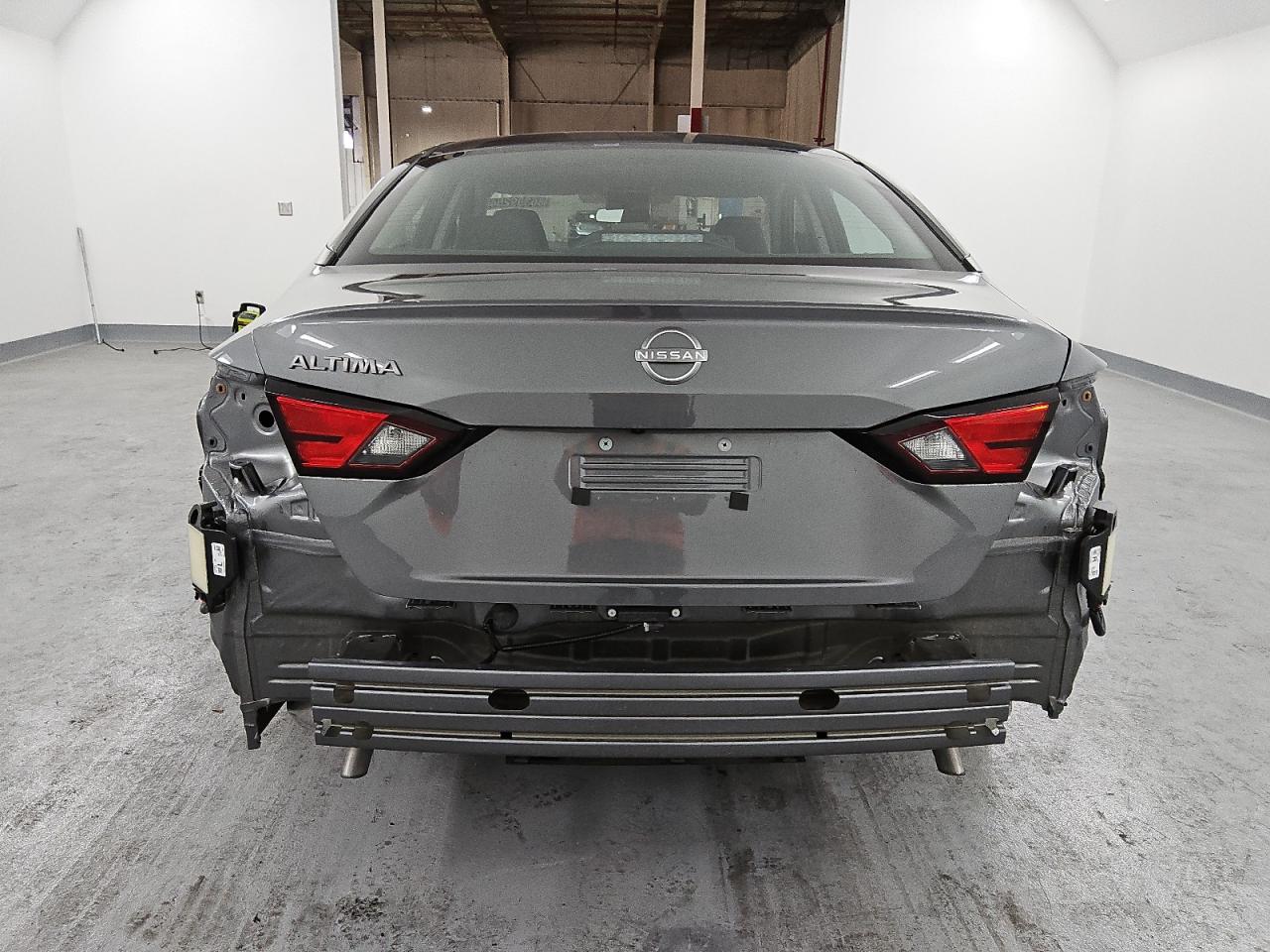 2024 Nissan Altima - Image 6