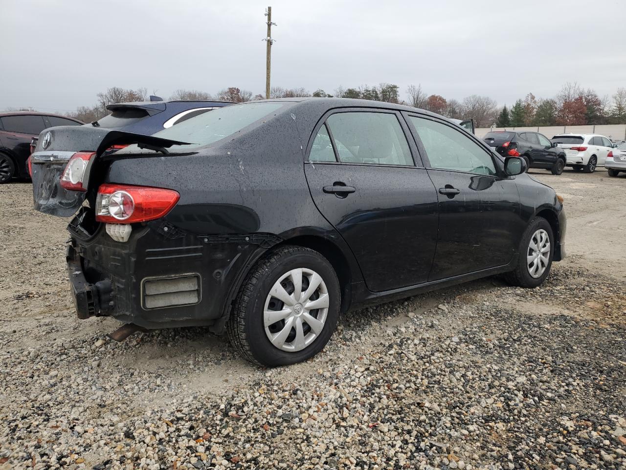 VIN 2T1BU4EE8DC068325 2013 TOYOTA COROLLA no.3