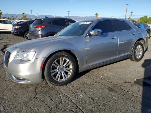  CHRYSLER 300 2016 Srebrny