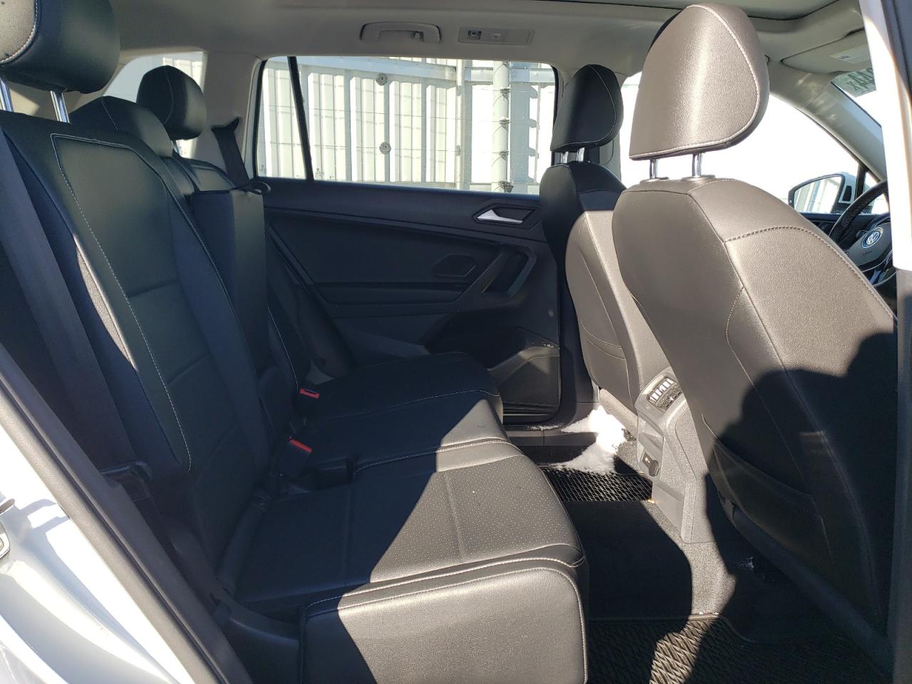 2021 Volkswagen Tiguan - Image 11