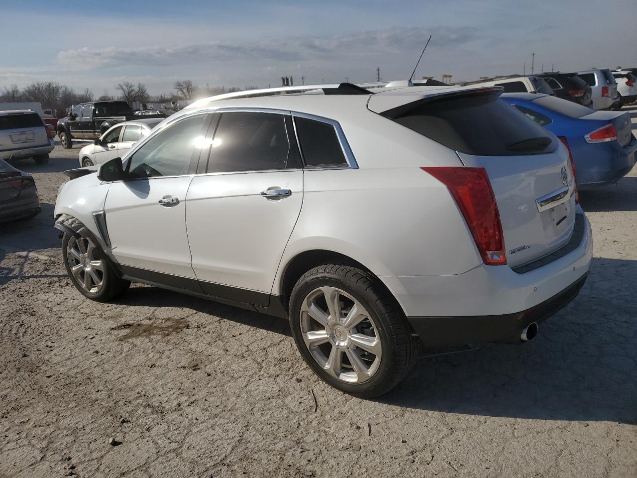 VIN 3GYFNDE36GS507147 2016 CADILLAC SRX no.2