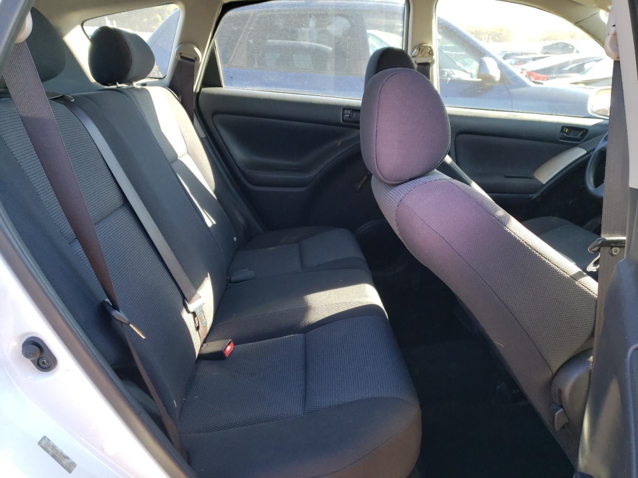 2005 Pontiac Vibe - Image 11