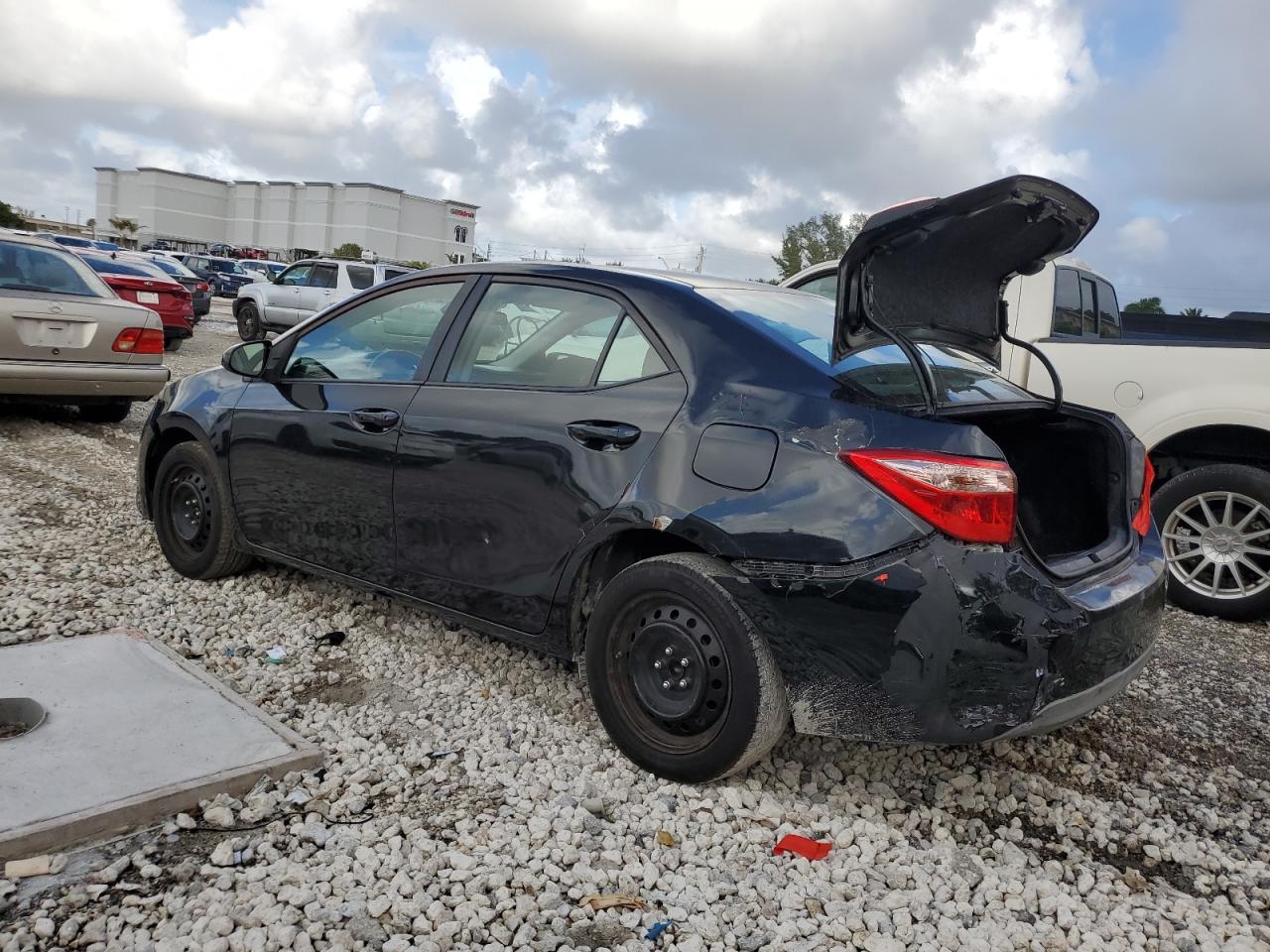 VIN 5YFBURHE2HP669258 2017 TOYOTA COROLLA no.2