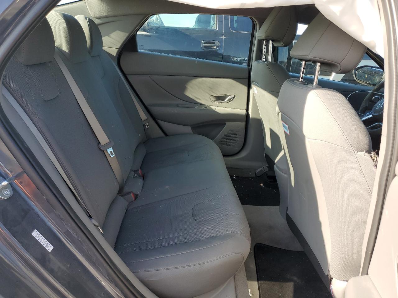 2023 Hyundai Elantra - Image 10