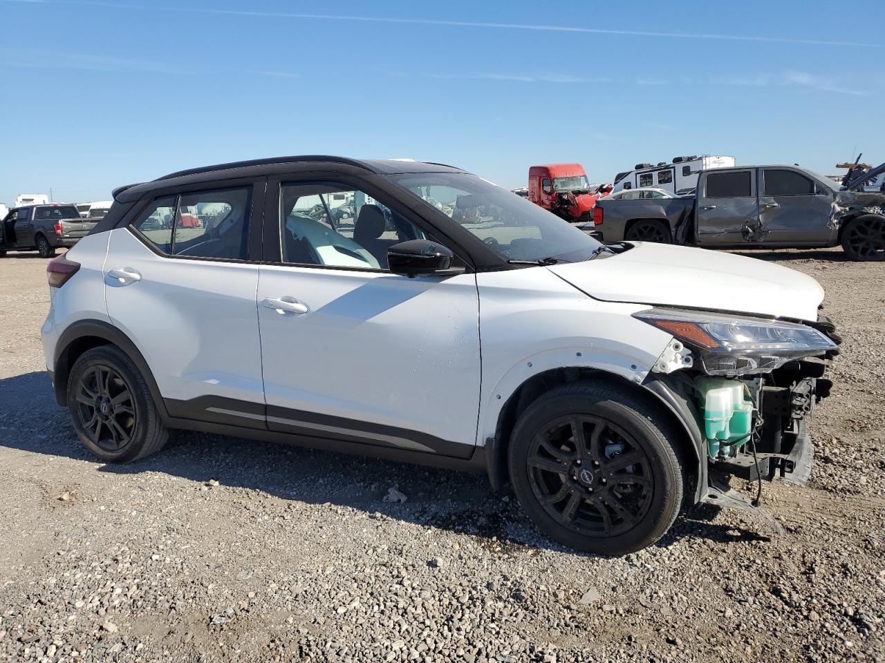 2022 Nissan Kicks - Image 4