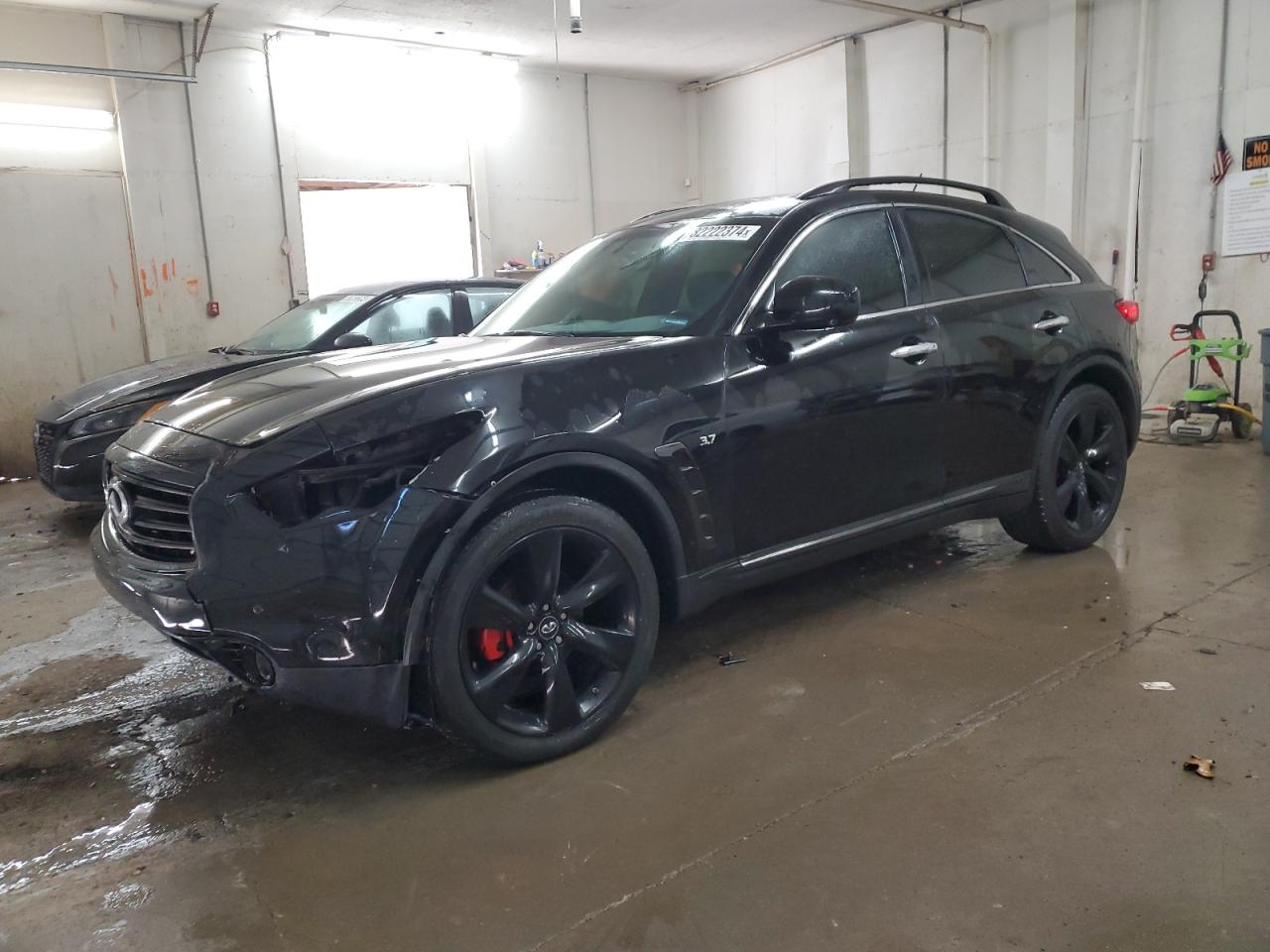 2015 Infiniti QX70 - Image 1