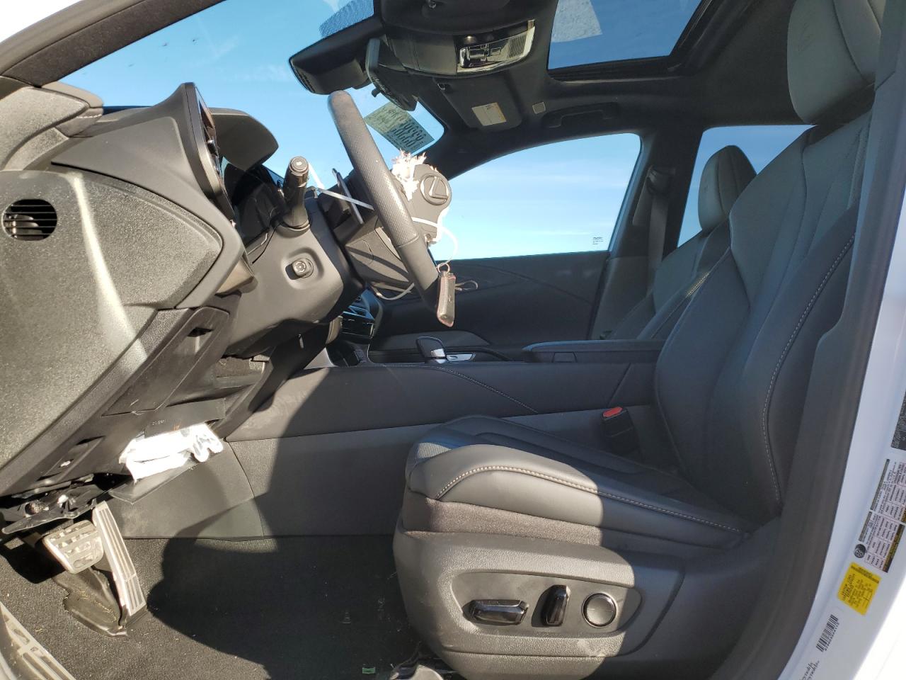 2024 Lexus RX - Image 7
