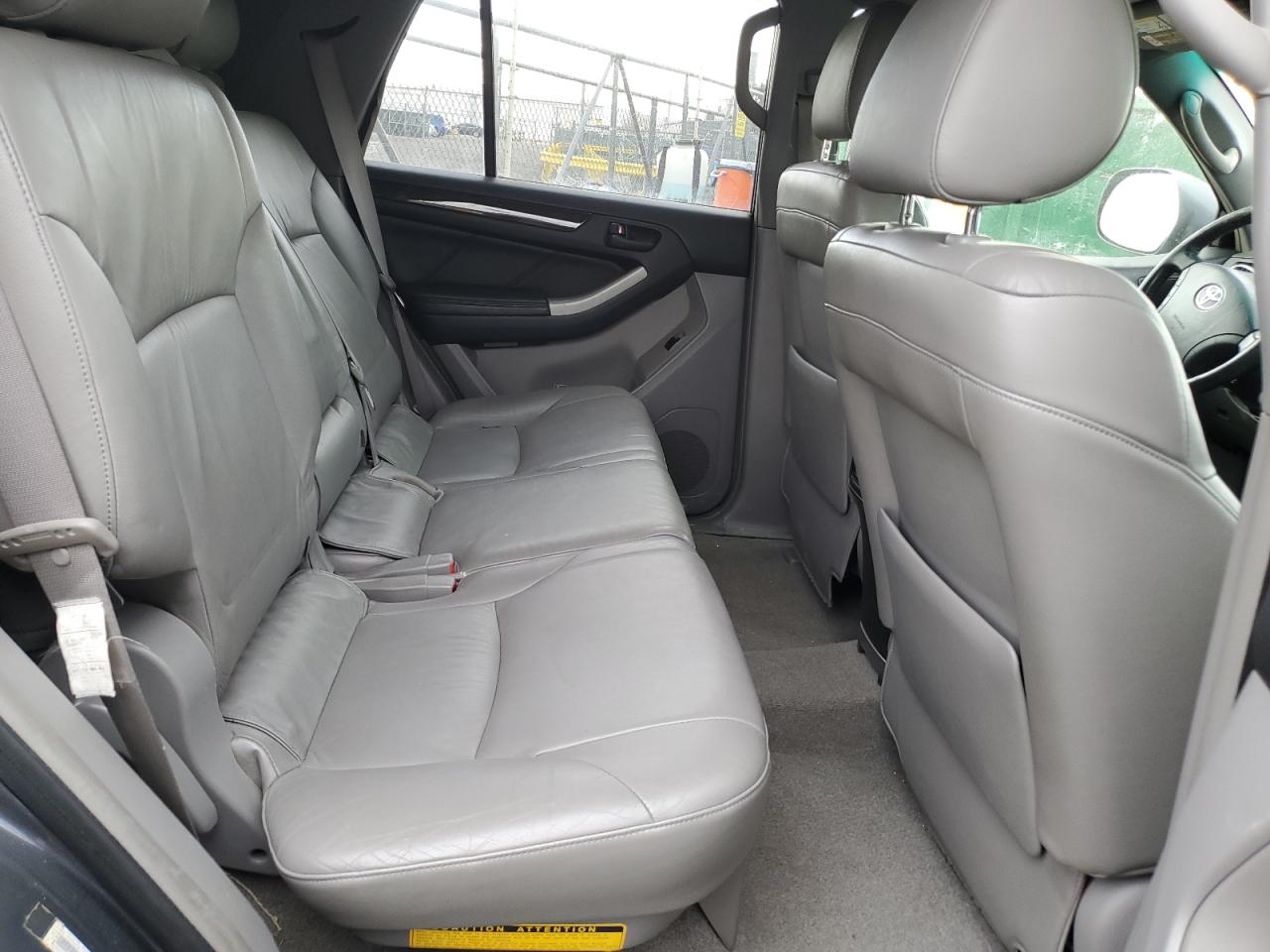 2004 Toyota 4Runner - Image 11