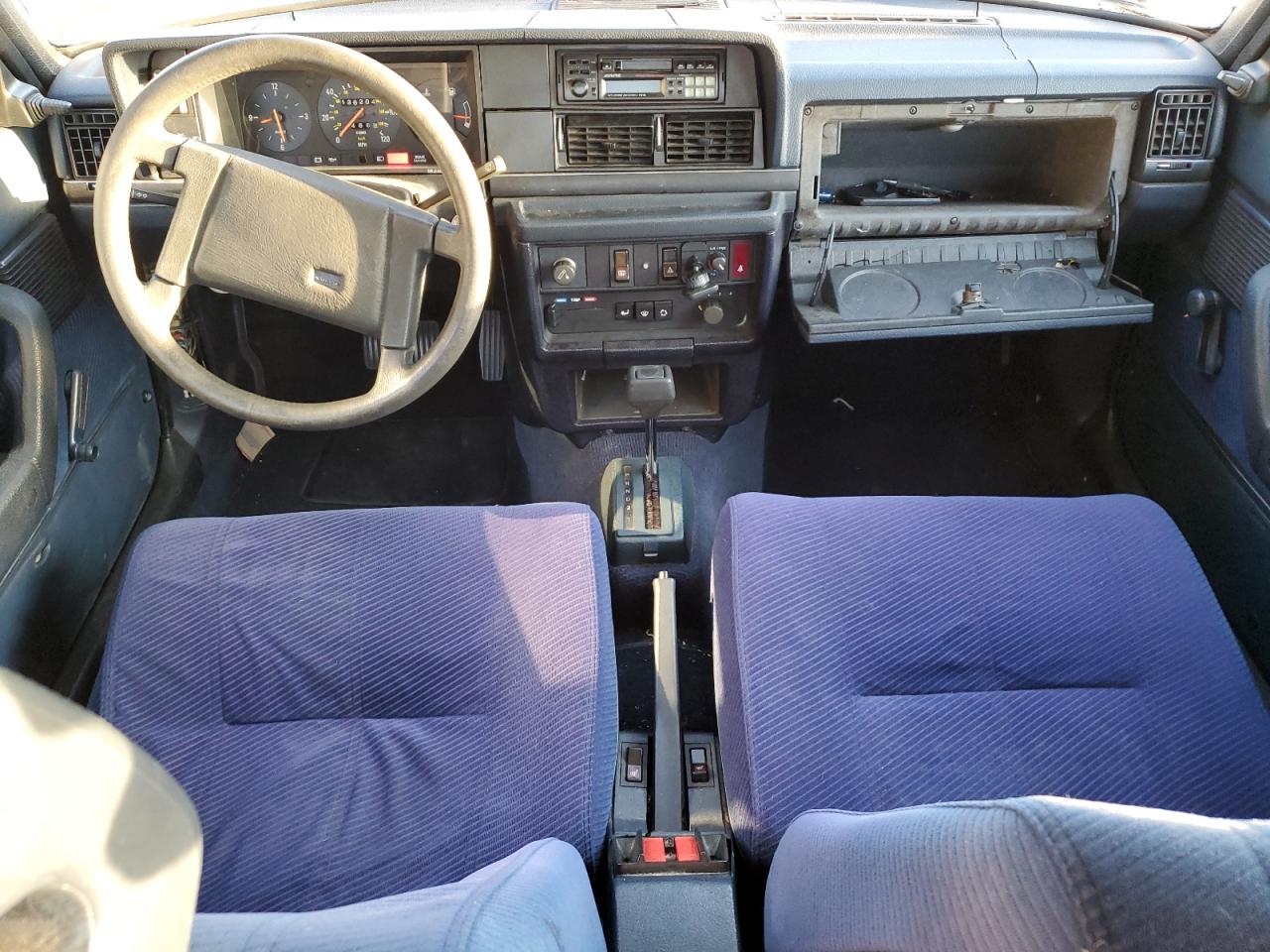1986 Volvo 244 Dl VIN: YV1AX8842G1189044 Lot: 84116964