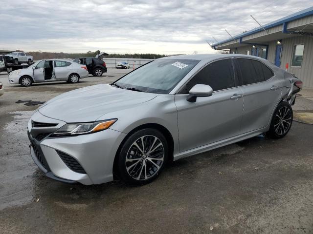  TOYOTA CAMRY 2018 Серебристый