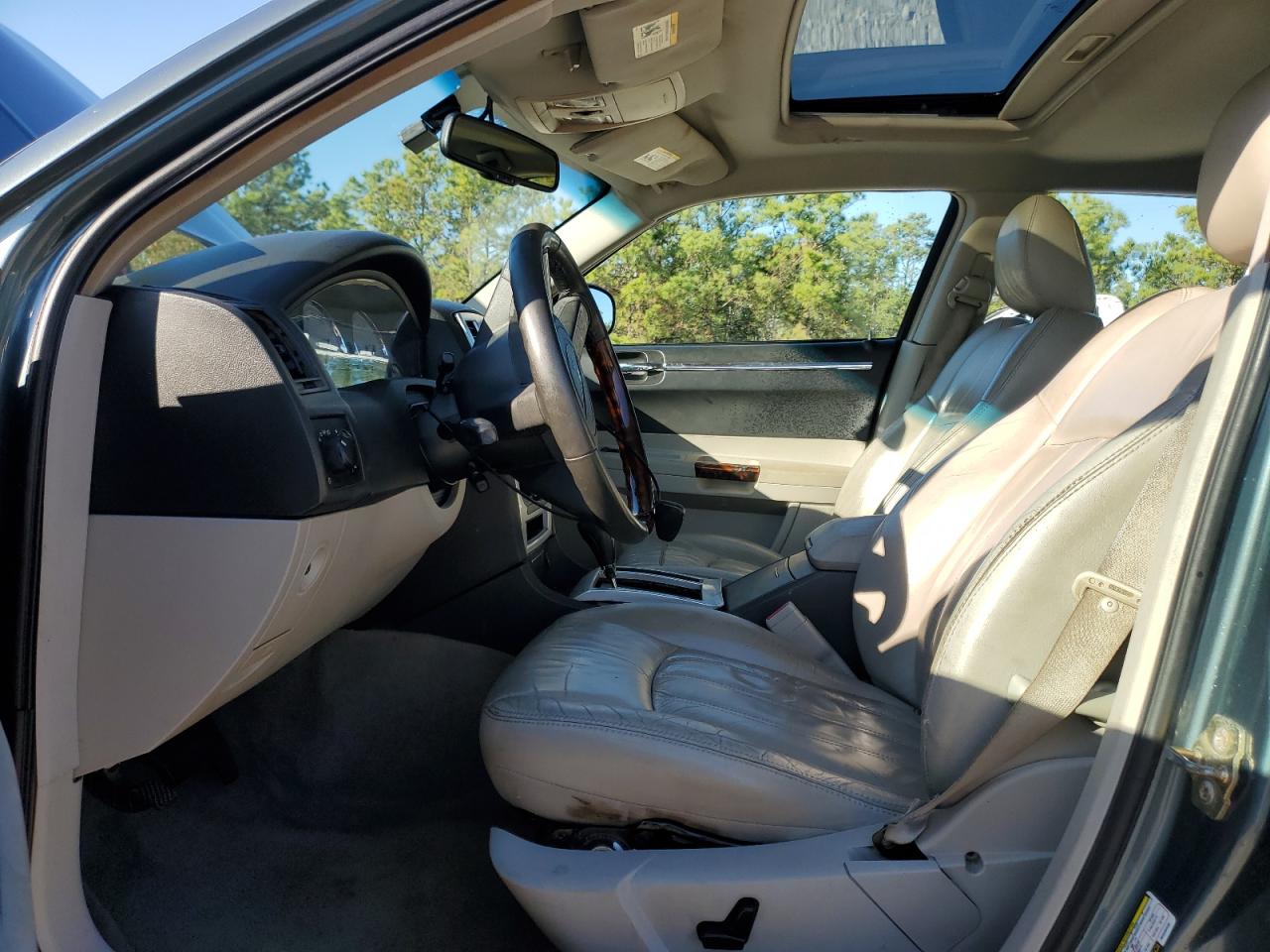 2006 Chrysler 300 - Image 7