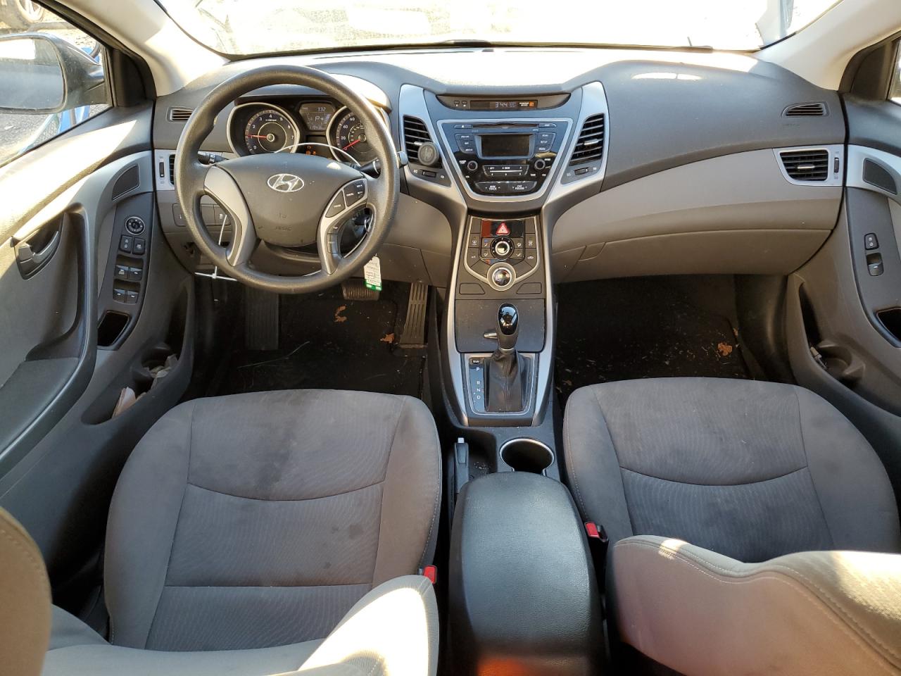 2016 Hyundai Elantra - Image 8