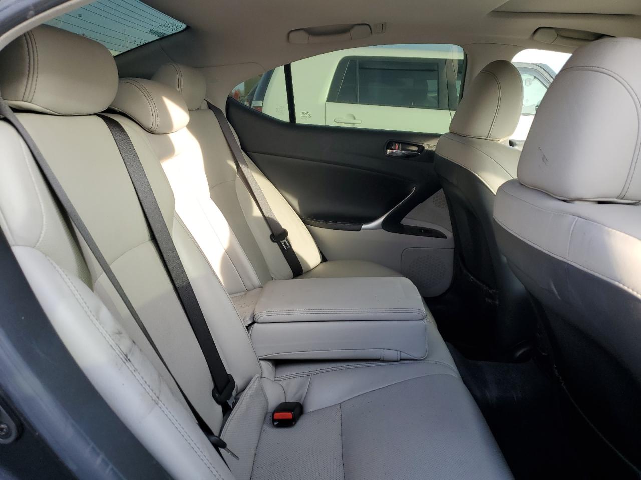 2009 Lexus IS - Image 10