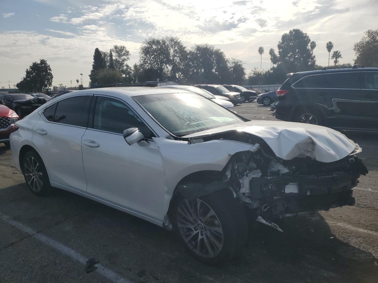 2020 Lexus ES - Image 4