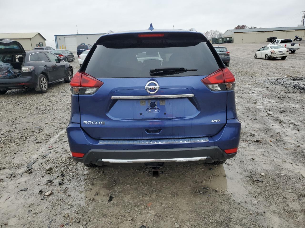 2017 Nissan Rogue - Image 6