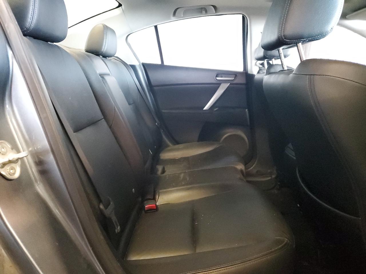 2012 Mazda 3 - Image 10