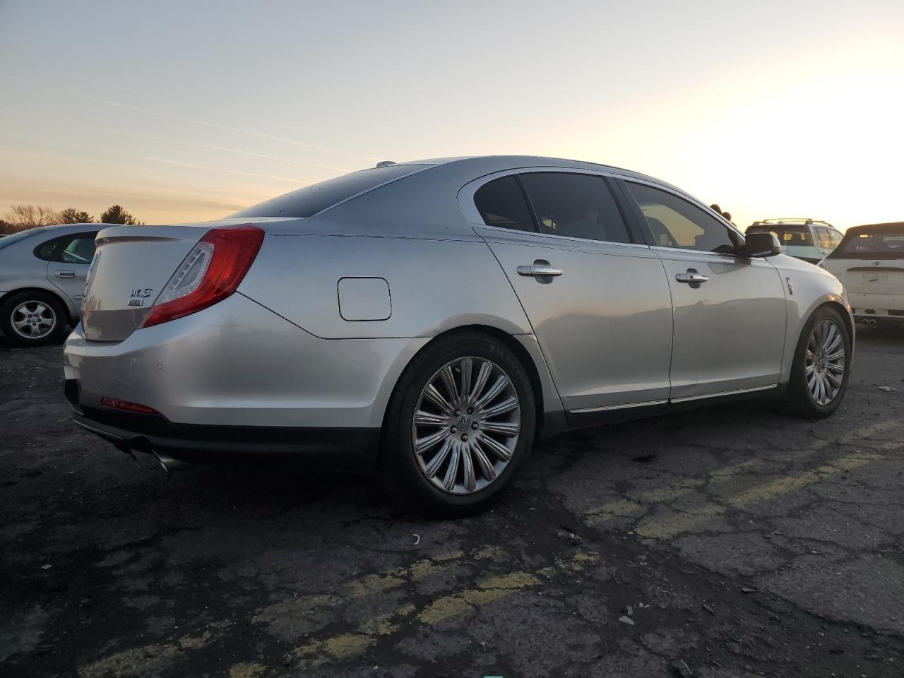 2013 Lincoln MKS - Image 3
