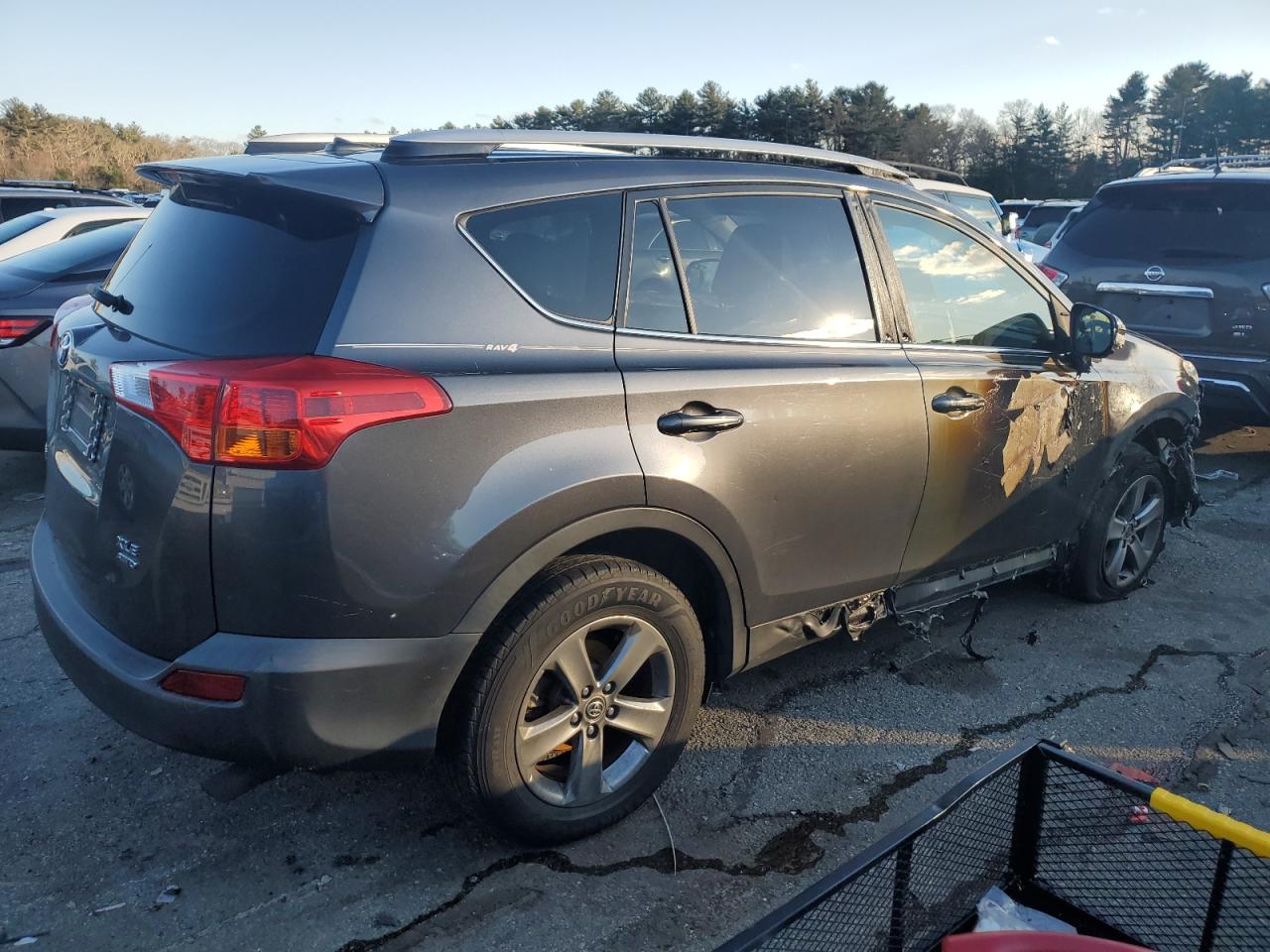2015 Toyota RAV 4 - Image 3