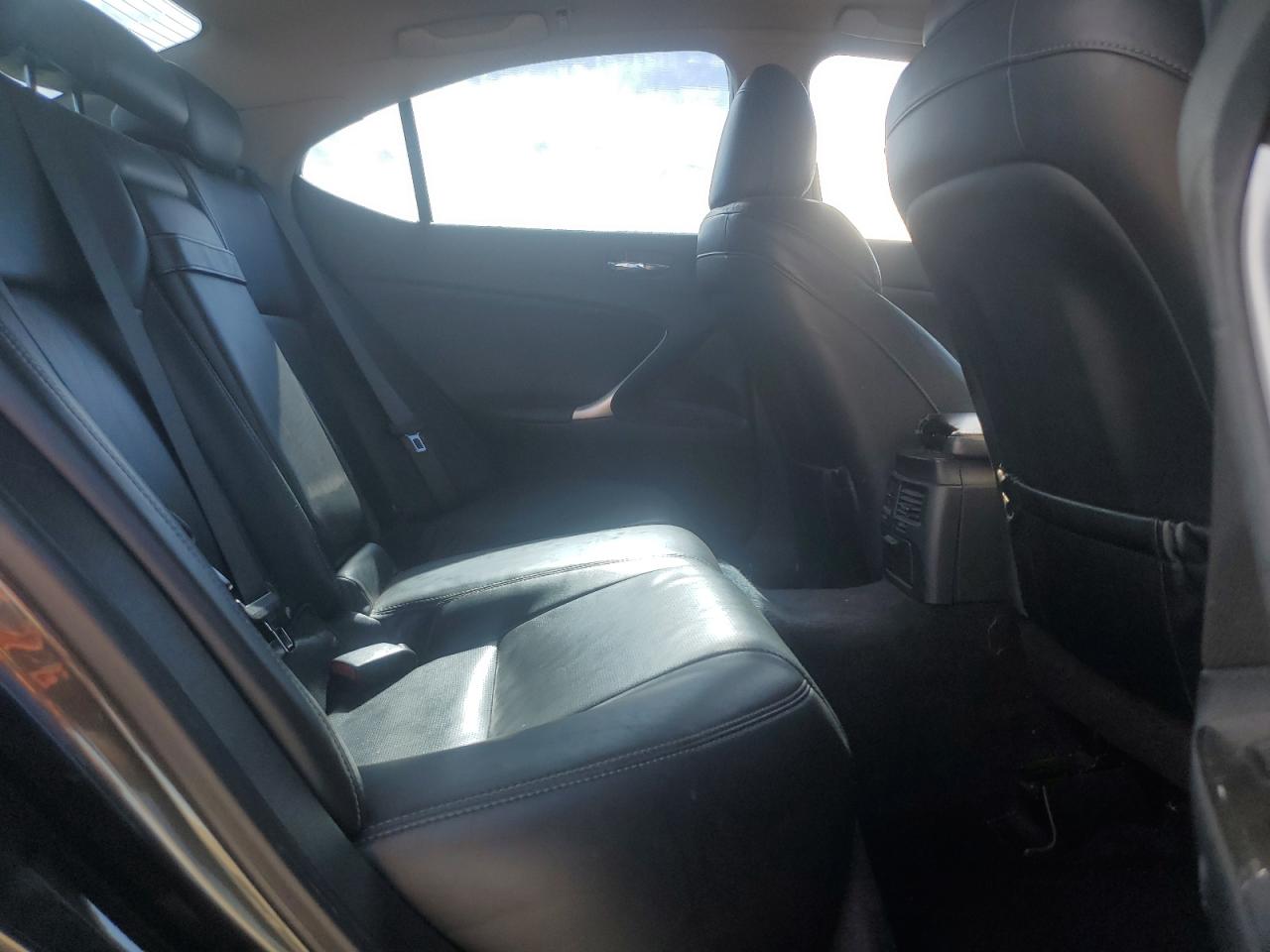 2009 Lexus IS - Image 10