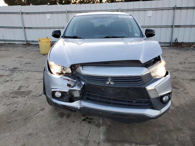  MITSUBISHI OUTLANDER 2017 Srebrny