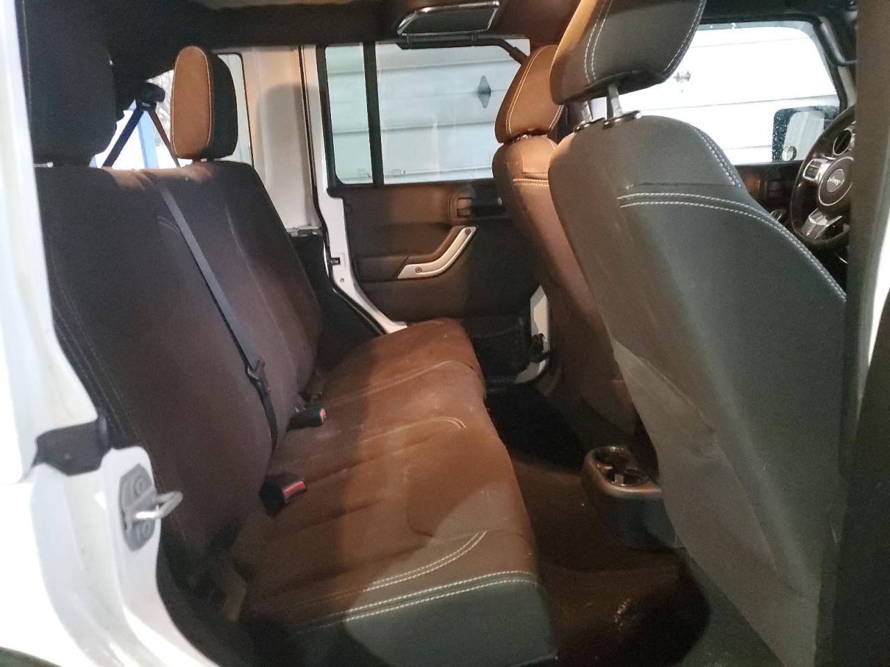 2015 Jeep Wrangler - Image 11