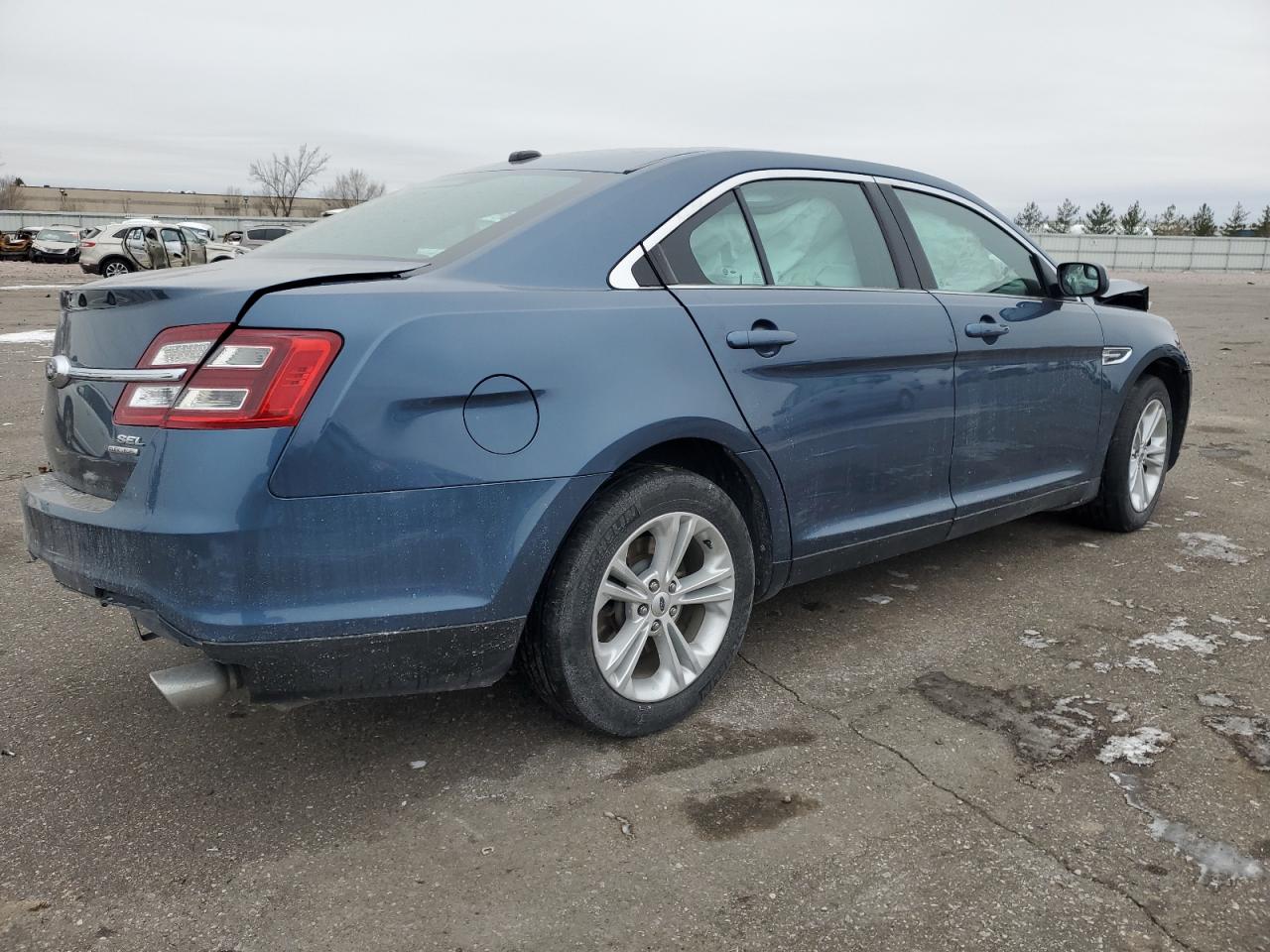 VIN 1FAHP2E84KG100434 2019 FORD TAURUS no.3