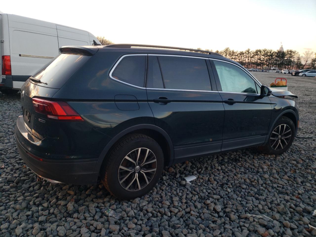2019 Volkswagen Tiguan - Image 3