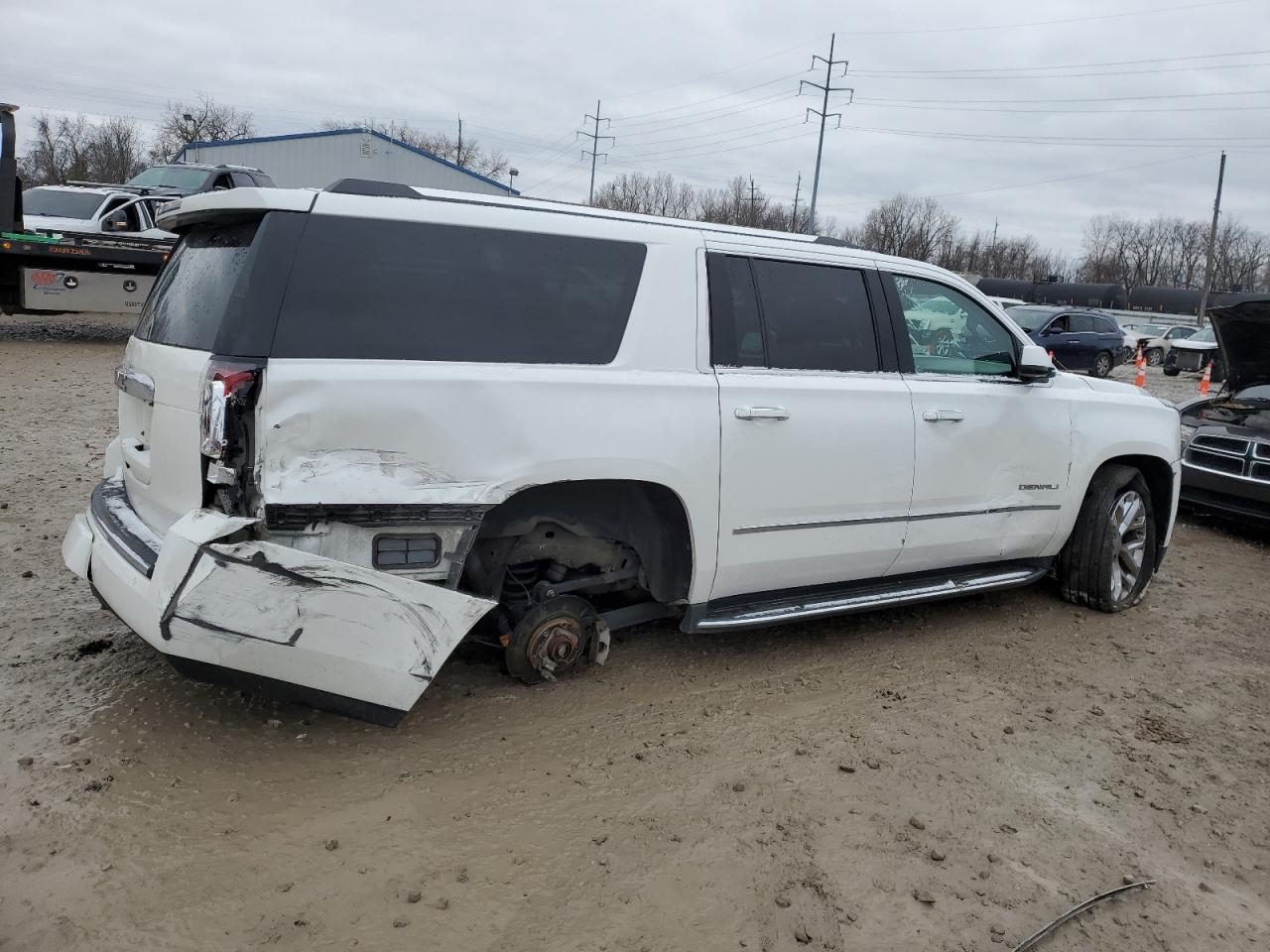 2017 GMC Yukon - Image 3