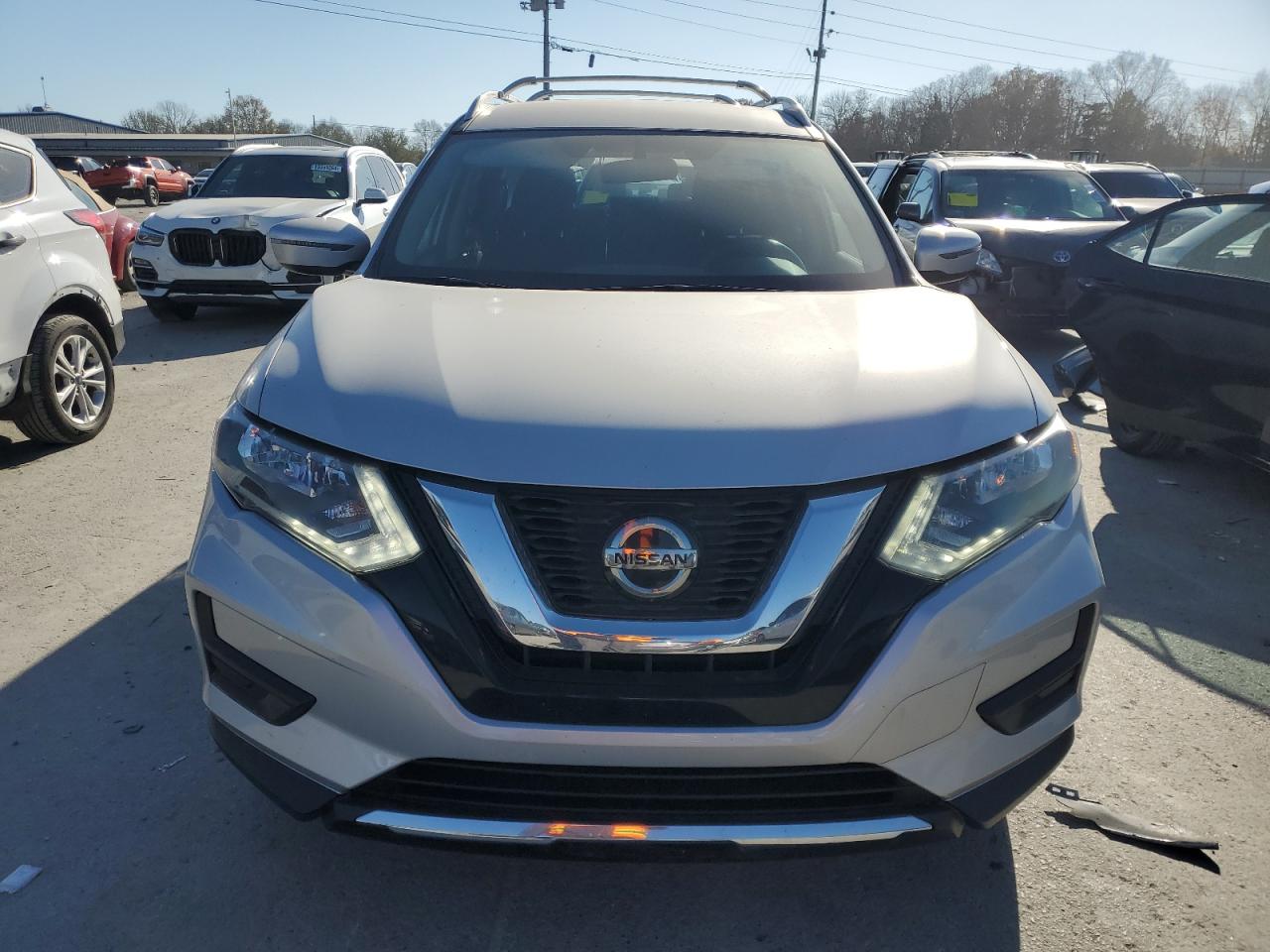 2018 Nissan Rogue - Image 5