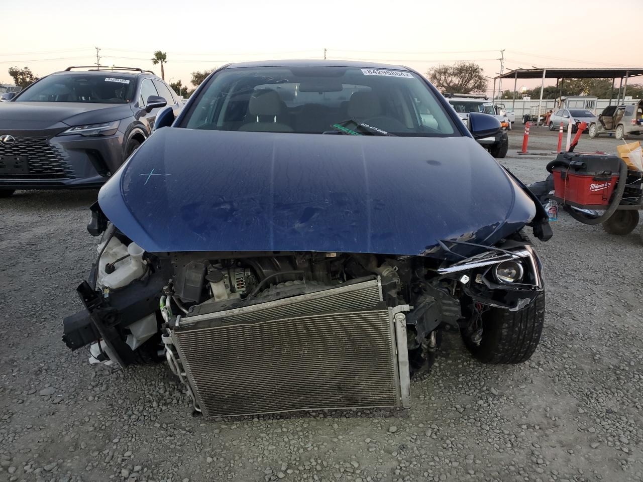 2019 Hyundai Elantra - Image 5