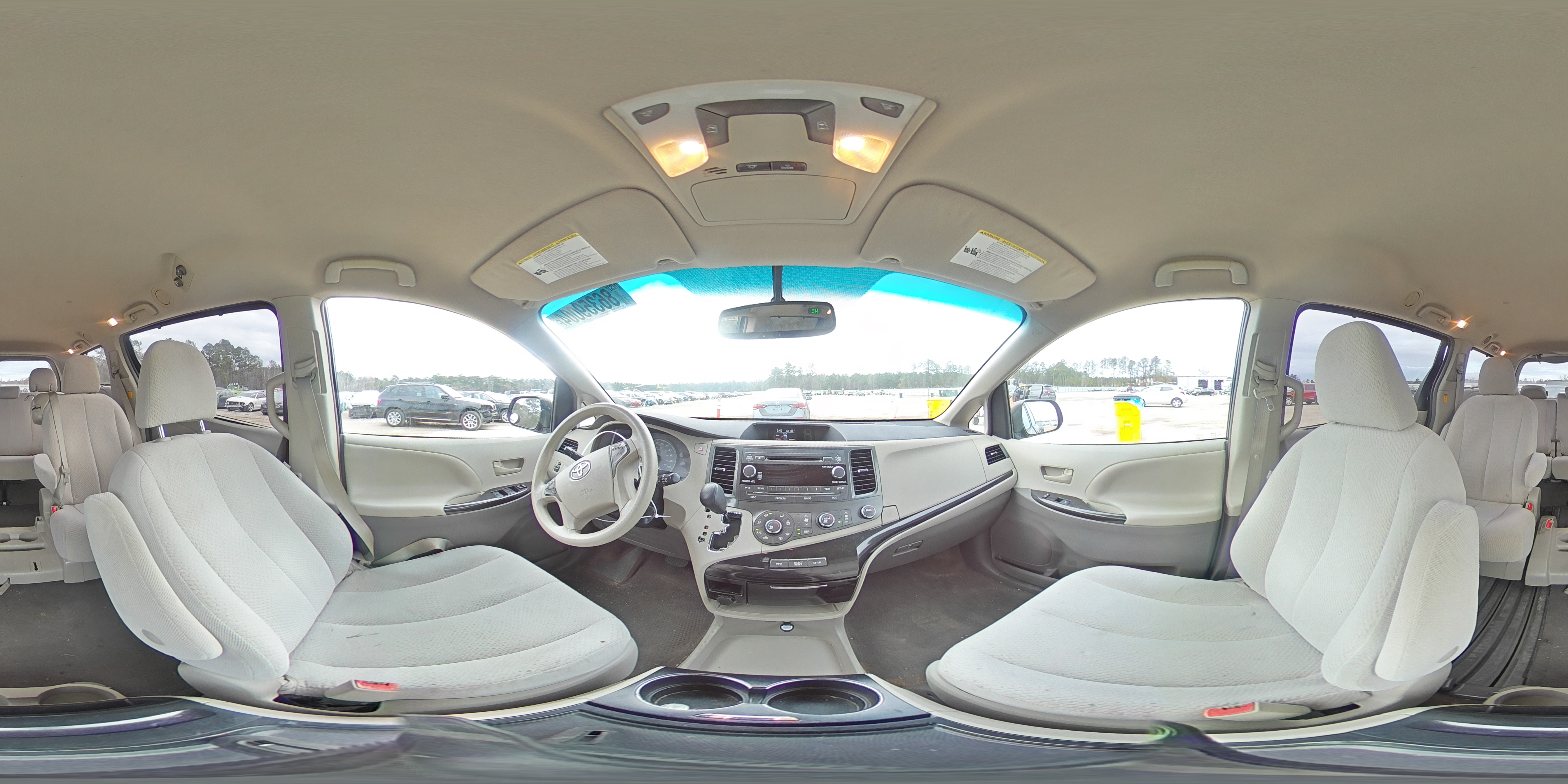 2012 Toyota Sienna - Image 14