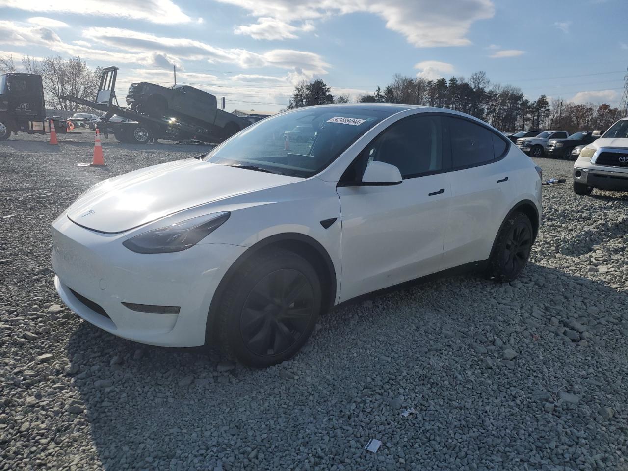 VIN 7SAYGDEE1RA332330 2024 TESLA MODEL Y no.1