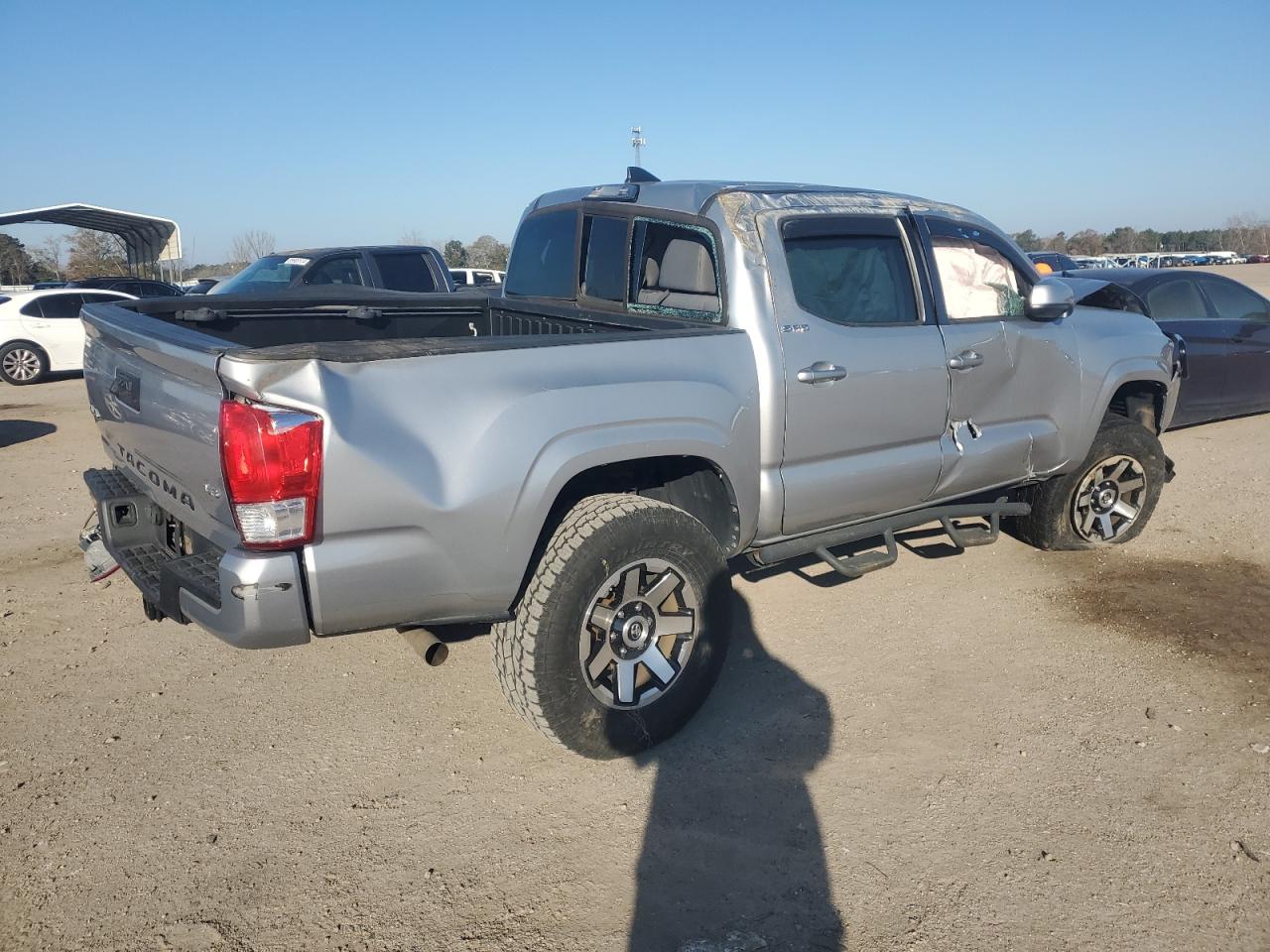 2017 Toyota Tacoma - Image 3