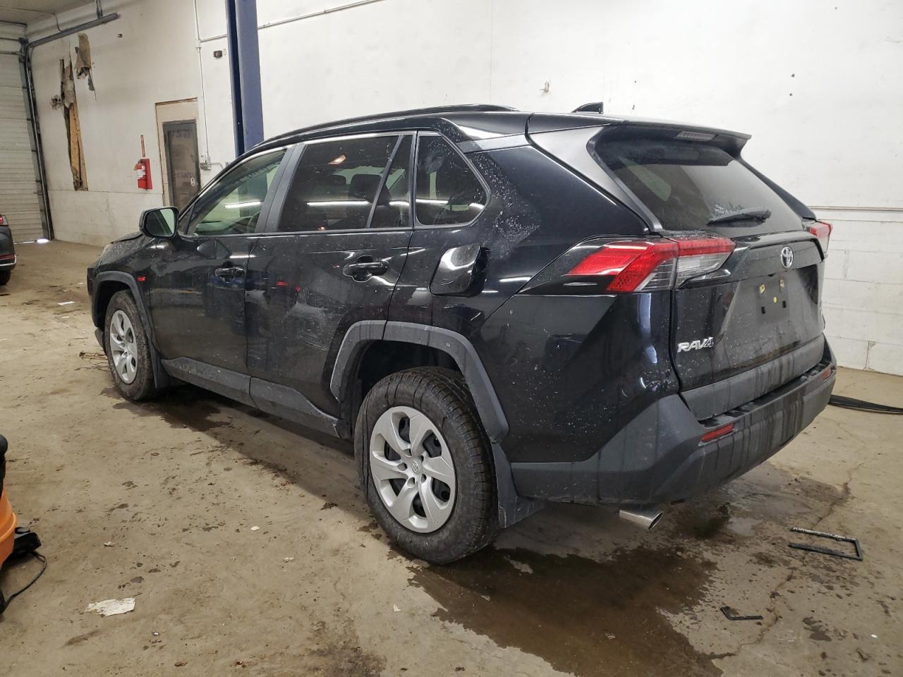 VIN JTMF1RFV8KJ011212 2019 TOYOTA RAV4 no.2