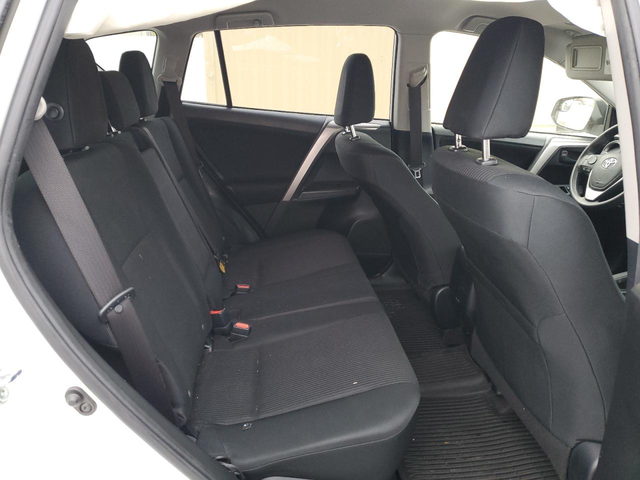 2018 Toyota RAV 4 - Image 11