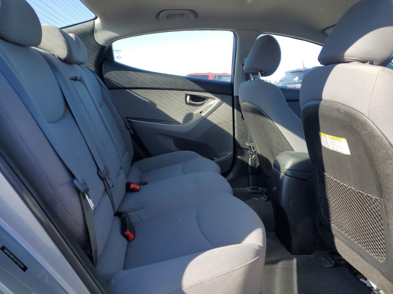 2016 Hyundai Elantra - Image 10