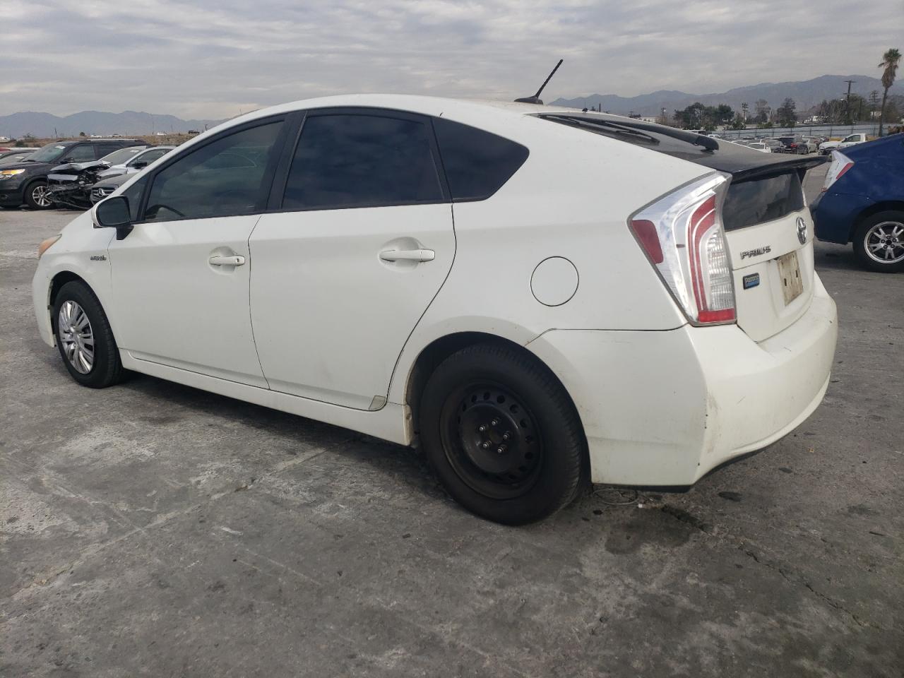 VIN JTDKN3DU5D1647390 2013 TOYOTA PRIUS no.2