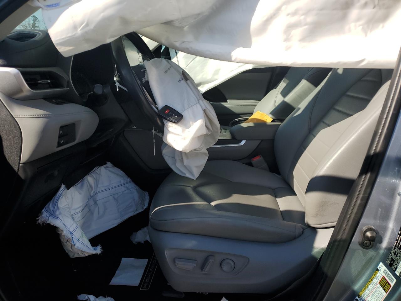2021 Toyota Highlander - Image 7