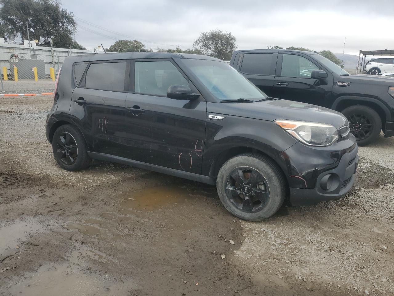 VIN KNDJN2A26J7892328 2018 KIA SOUL no.4