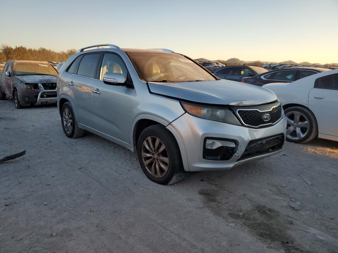 VIN 5XYKW4A28DG328426 2013 KIA SORENTO no.4